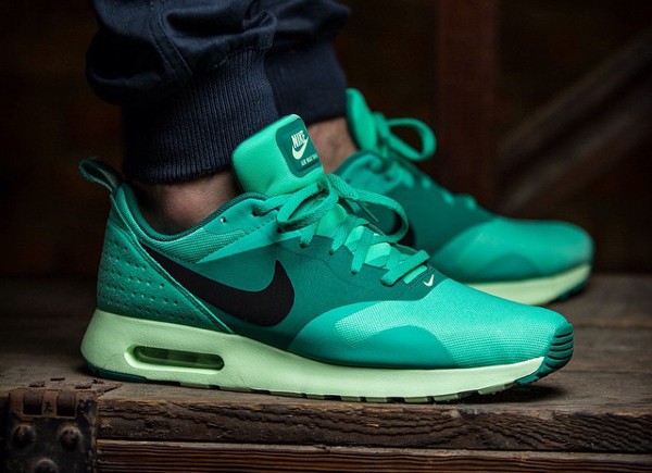 Nike Air Max Tavas Green Glow 2 600x435