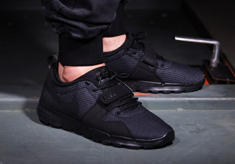 Nike sb trainerendor sales black on black