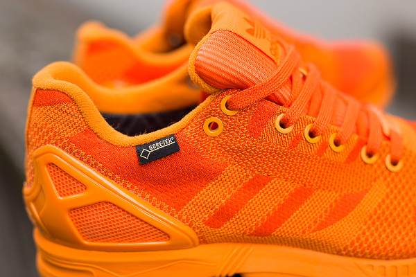 zx flux noir et orange