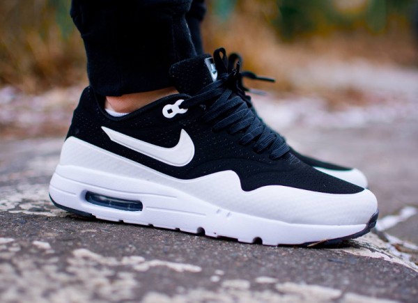 Nike Air Max 1 Ultra Moire Black White aux pieds