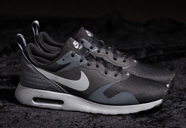 Nike Tavas 'Cool Grey' : où ?