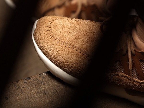 Adidas Tubular Moc Runner 'Timbers' aux pieds-2