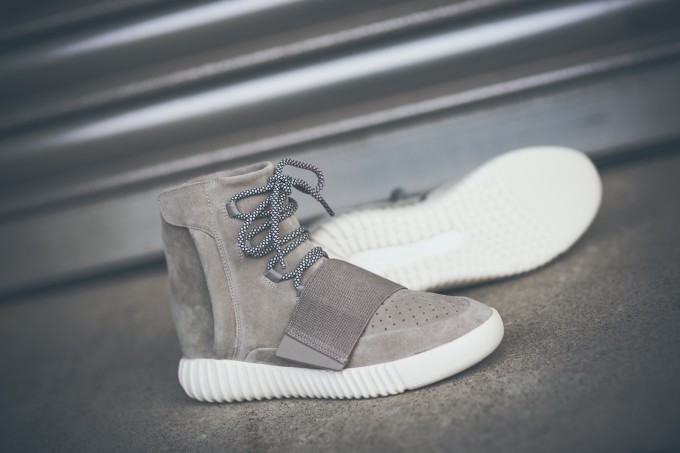 Adidas Yeezy 750 Boost Light Brown Carbon White (1)