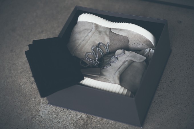 Adidas Yeezy 750 Boost Light Brown Carbon White (11)
