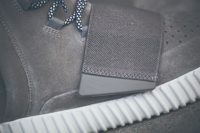 Adidas Yeezy 750 Boost Light Brown Carbon White (9)