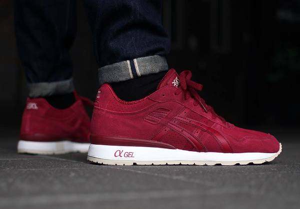 Asics GT 2 'Suede' Burgundy (Bordeaux) aux pieds (2)