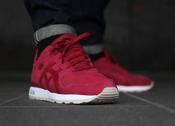 Asics GT 2 'Suede' Burgundy (Bordeaux) aux pieds (6)