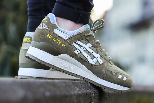 Asics Gel Lyte 3 Plaid 'Light Olive' aux pieds