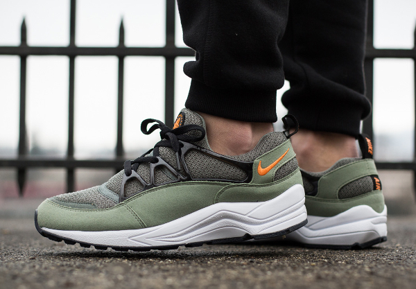 Nike Air Huarache Light Stone Clementine (vert kaki) (1)