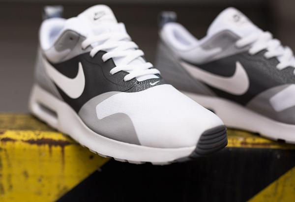 Nike Air Max Tavas White Grey gris 4