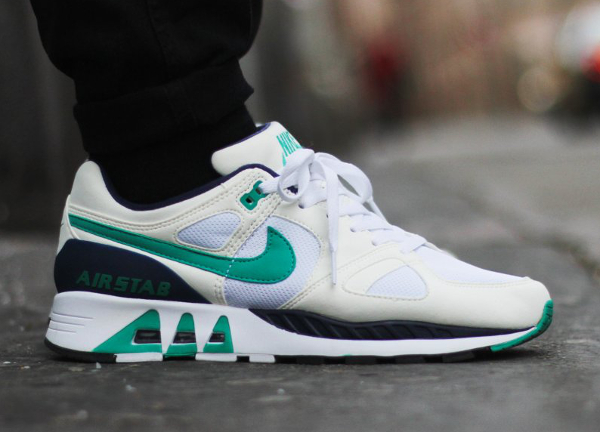 Nike Air Stab OG 'White Emerald Green' aux pieds (2)