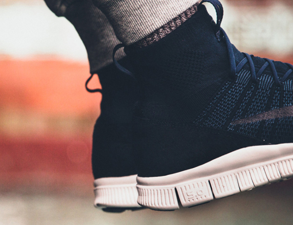 Nike Free Mercurial Superfly SP 'Dark Obsidian' (bleu marine) aux pieds (1)