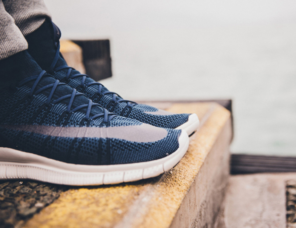 Nike Free Mercurial Superfly SP 'Dark Obsidian' (bleu marine) aux pieds (6)