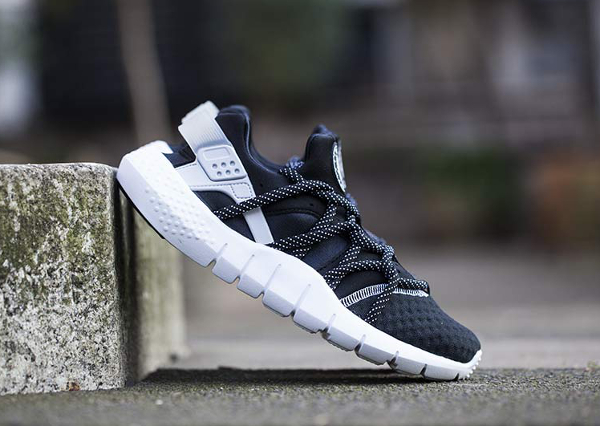 Nike Huarache NM Black White (Noir et Blanc) (3)