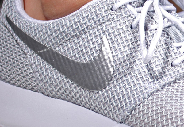 Nike Roshe Run 'Metallic Platinum' (Swoosh argenté) (1)