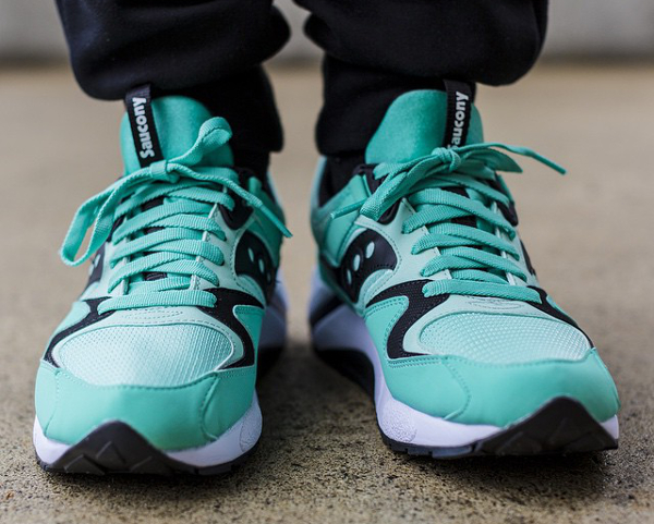 Saucony Grid 9000 Minty Fresh aux pieds (1)