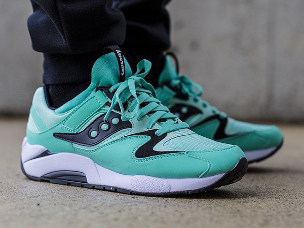 Saucony Grid 9000 Minty Fresh aux pieds (3)