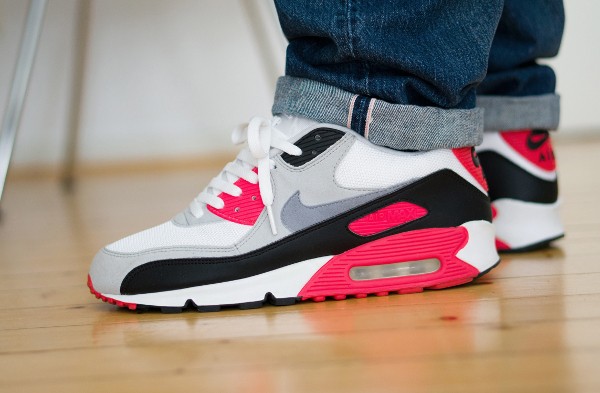 2005-Nike Air Max 90 Infrared  - Jaybeezishangintough