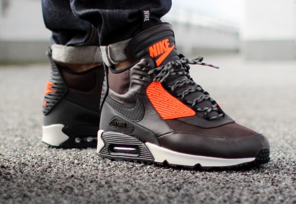 2014-Nike Air Max 90 Sneakerboot - Asphaltgold