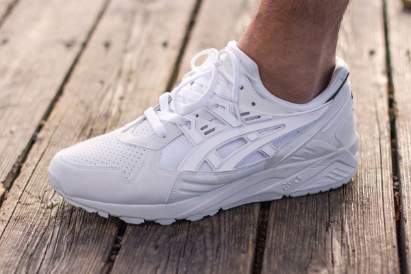 Asics Gel Kayano Trainer White White (blanc) aux pieds (1)