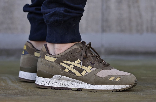 Asics Gel Lyte 3 Turtle (Olive Sunshine) aux pieds (3)