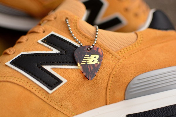 new balance 1400 connoisseur guitar