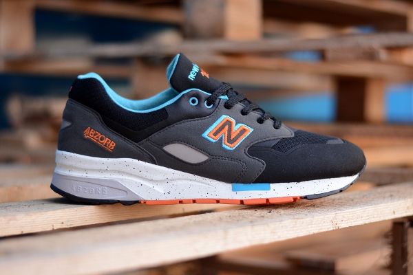 New Balance CM1600 Sonic Weld Black Orange Blue (1)