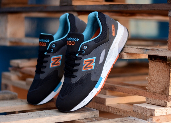 New Balance CM1600 Sonic Weld Black Orange Blue (2)