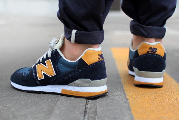 New Balance MLR996 FF (Blue & Yellow) aux pieds (4)