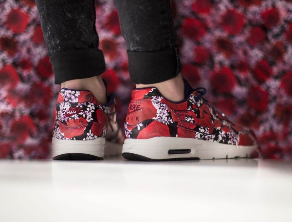 Nike Air Max 1 Ultra City Floral 'London' aux pieds (1)