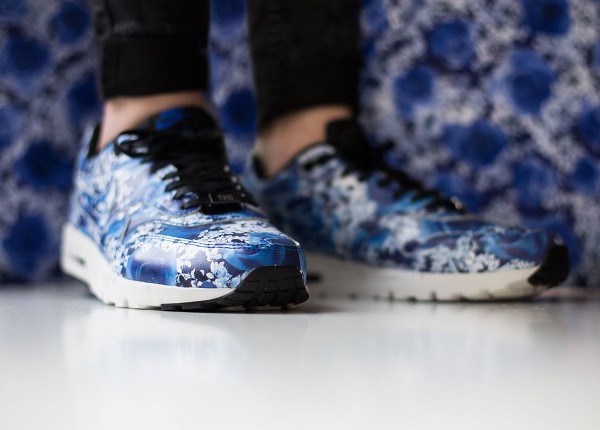 Nike Air Max 1 Ultra City 'Floral' Tokyo aux pieds (2)