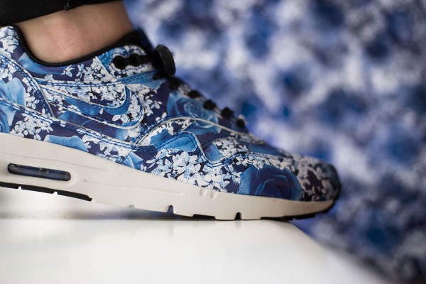 Nike Air Max 1 Ultra City 'Floral' Tokyo aux pieds (4)