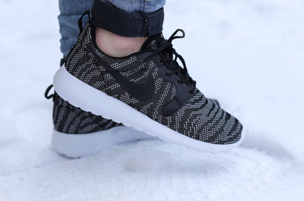 Nike Roshe Run Jacquard (Black White) (2)