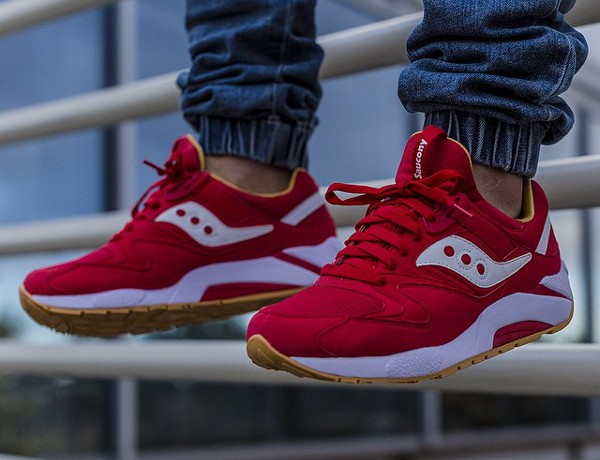 Saucony Grid 9000 'Red Mustard' aux pieds (2)