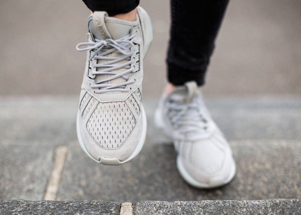 Adidas Tubular Runner Monochrome Stone White (gris) (4)