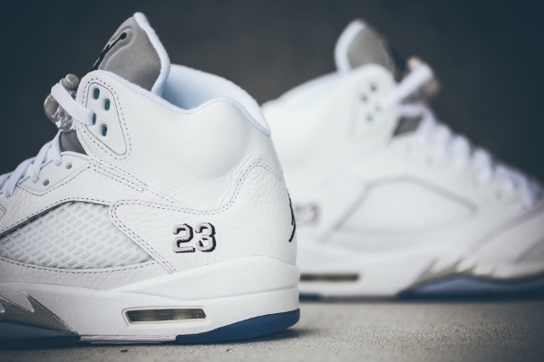 Air Jordan 5 Metallic Silver remasterisée (4)