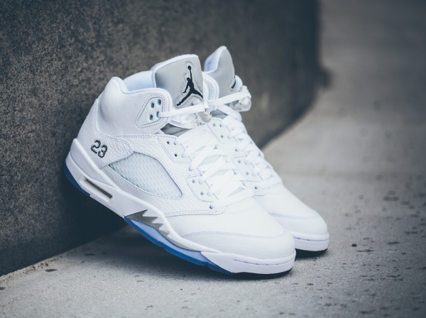 Air Jordan 5 Metallic Silver (blanc argenté) remasterisée (7)