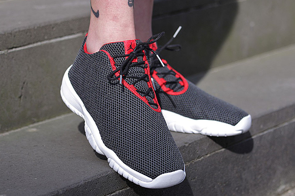 air jordan future low noir et rouge