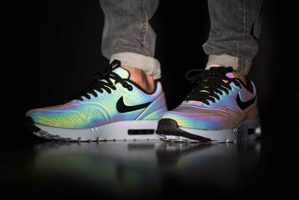 Air Max 90 & 1 Ultra Moire Iridescent QS