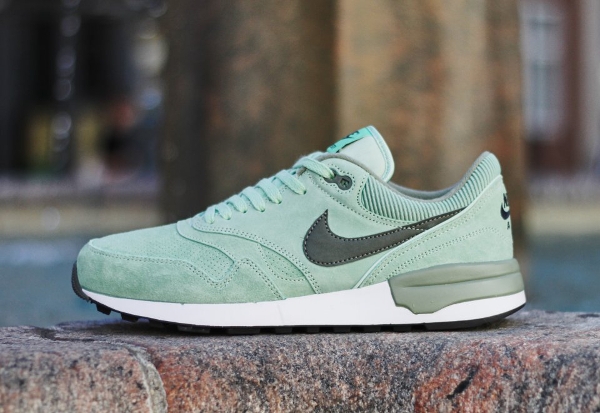 Nike Air Odyssey Leather Enamel Green vert menthe 1 600x413