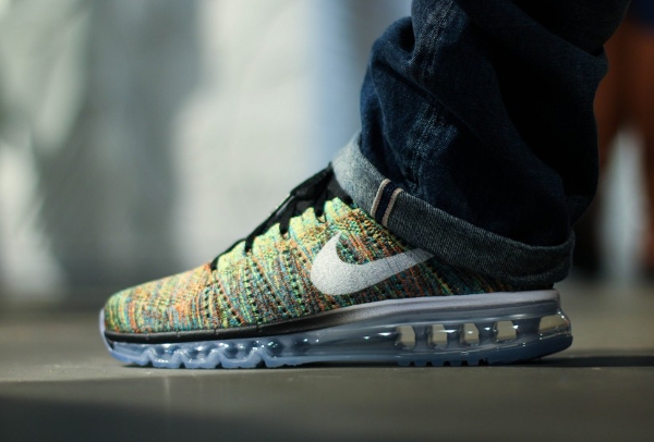 Nike Flyknit Max 'Chlorine Blue' aux pieds (2)