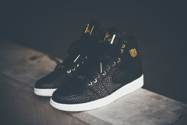 Air Jordan 1 Pinnacle 24K Gold Black Snake-2