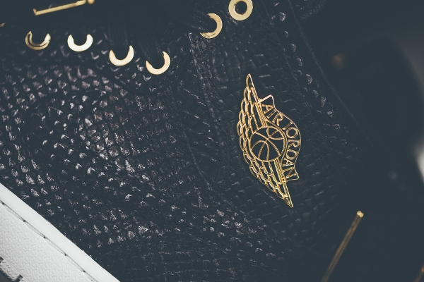 Air Jordan 1 Pinnacle 24K Gold Black Snake-6