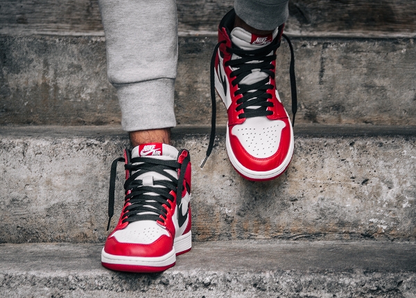 Air Jordan 1 Retro High OG White Varsity Red 2015 (11)