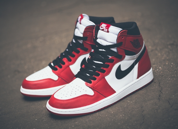 Air Jordan 1 Retro High OG White Varsity Red 2015 (7)