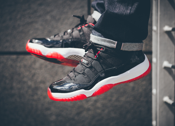 Air Jordan 11 Low Bred (rouge et noir) (1)