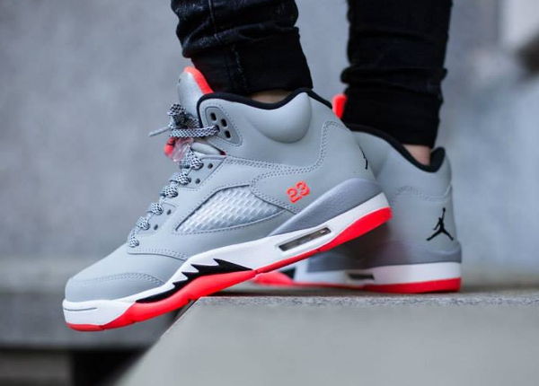 Air Jordan 5 GG Wolf Grey Hot Lava aux pieds