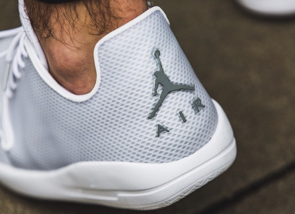 Air Jordan Eclipse White Metallic Silver (2)