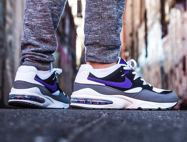 Nike Air Max 94 OG Court Purple Retro 2015 aux pieds