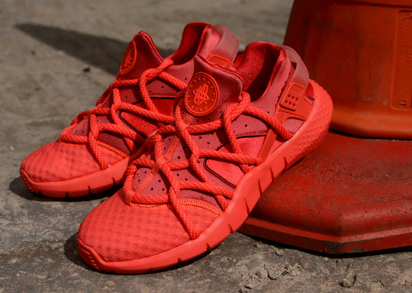 nike huarach rouge